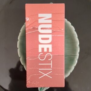 Nudestix Lip Kit